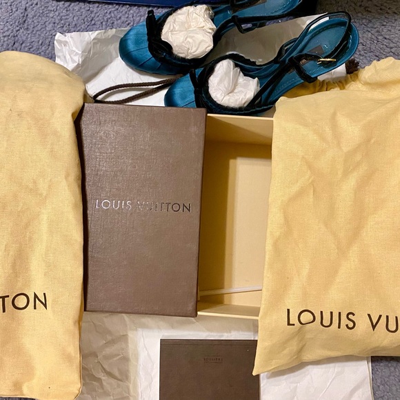 Louis Vuitton Balmoral Open Back Pump in teal. Size 36.6 - Picture 13 of 15